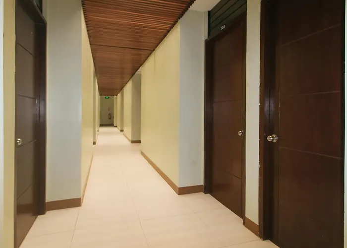 Mahayahay And Restaurant Hotel
